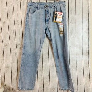 NEW Mens Wrangler Relaxed Fit Flex Light Wash Denim Blue Jeans Size W 36 L 34